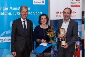 Anne Kindler erhält Thüringer Sportplakette von Sportminisiter Herr Holter und Präsident des LSB Herr Hügel